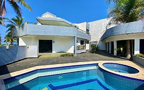 Casa Alto Padrão de Frente ao Mar